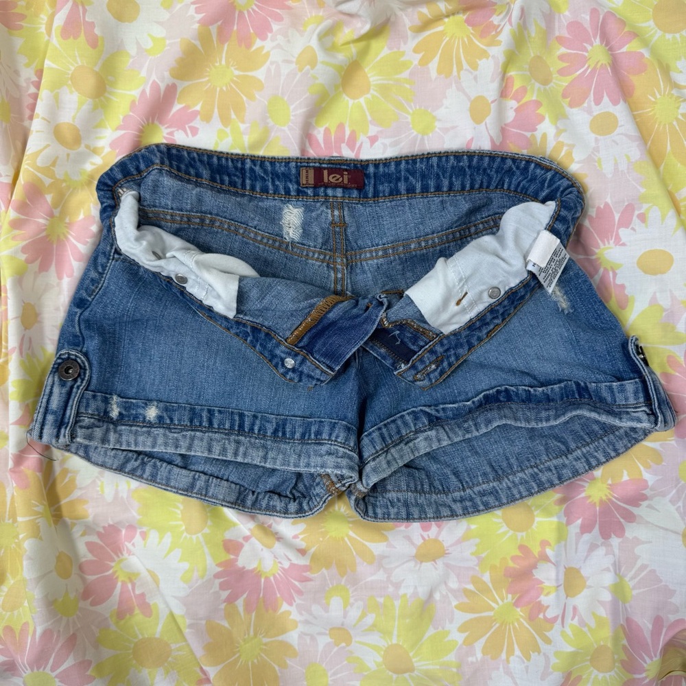 LEI Denim Shorts Size 7 Low Rise Distressed Y2K Medium Wash Cuffed Jean Shorts